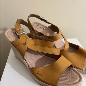 b.o.c. Tan Wedge Sandals with Cork Footbed NWOB Never Worn